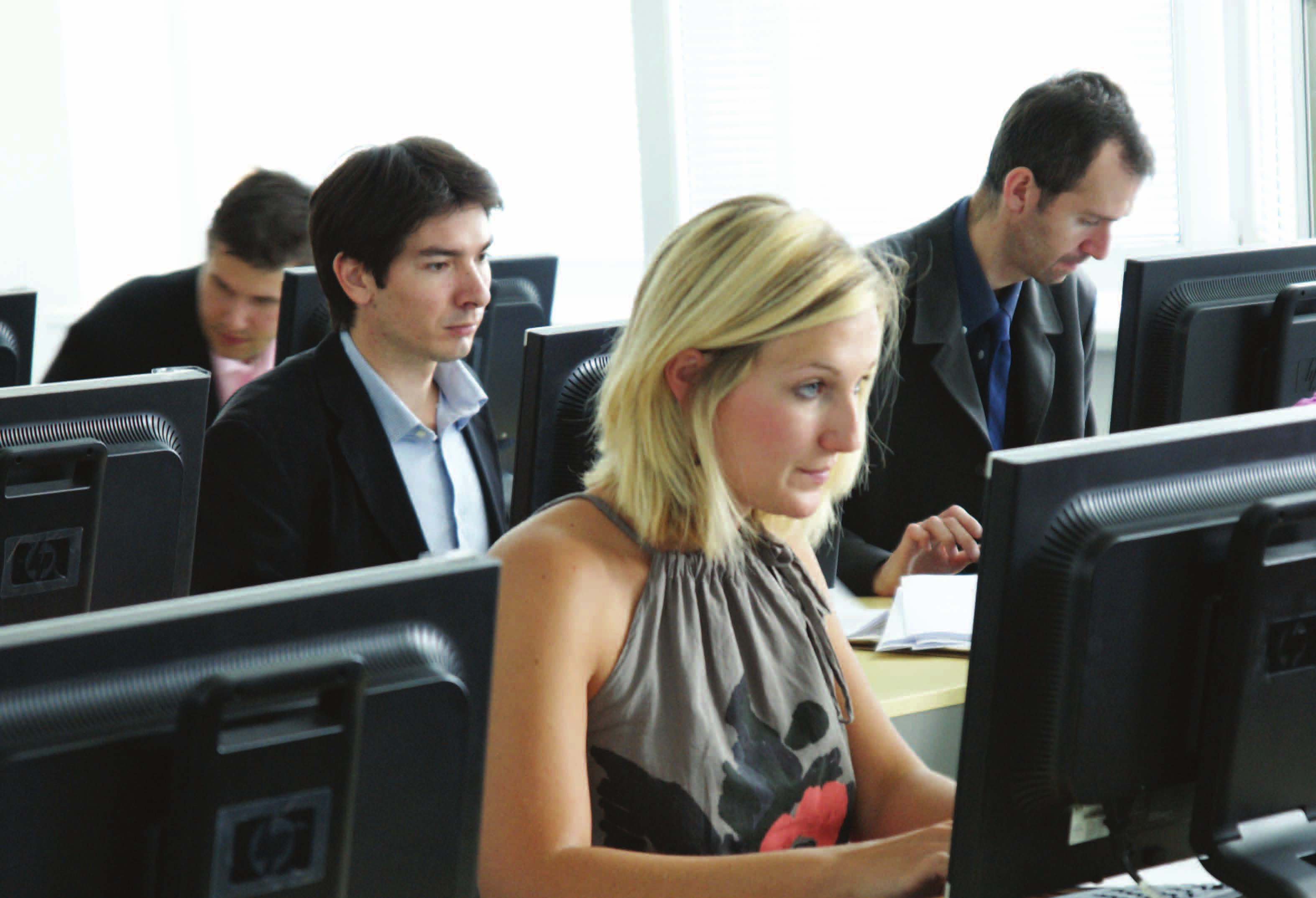 Ústav informatiky Ústav informatiky svým působením přispívá k plnění poslání Fakulty podnikatelské, a to zejména v oblasti vzdělávací, tvůrčí, poradenské a konzultační.