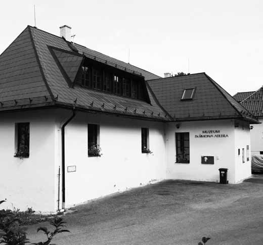 Popis cíle opatření V současné době řada obcí nemá podél frekventovaných komunikací vybudované chodníky a hrozí tak obyvatelům střety s projíždějícími vozidly.