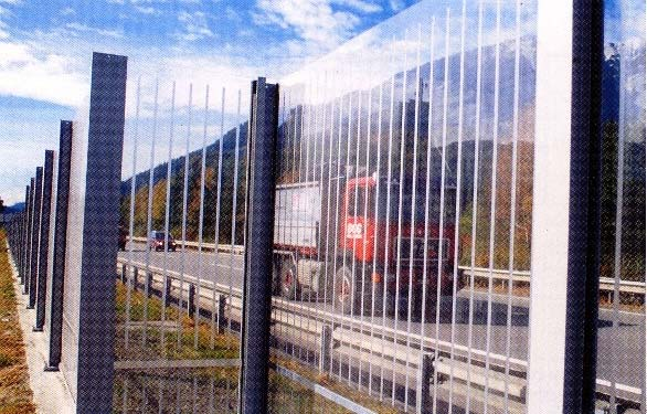 Nové rámcové podmínky pro sanaci silničního hluku ve Švýcarsku (Gregor Schguanin, Strasse und Verkehr, č. 1-2/06, str. 6 11) V současné době se sanace hluku týká pouze části švýcarských komunikací.