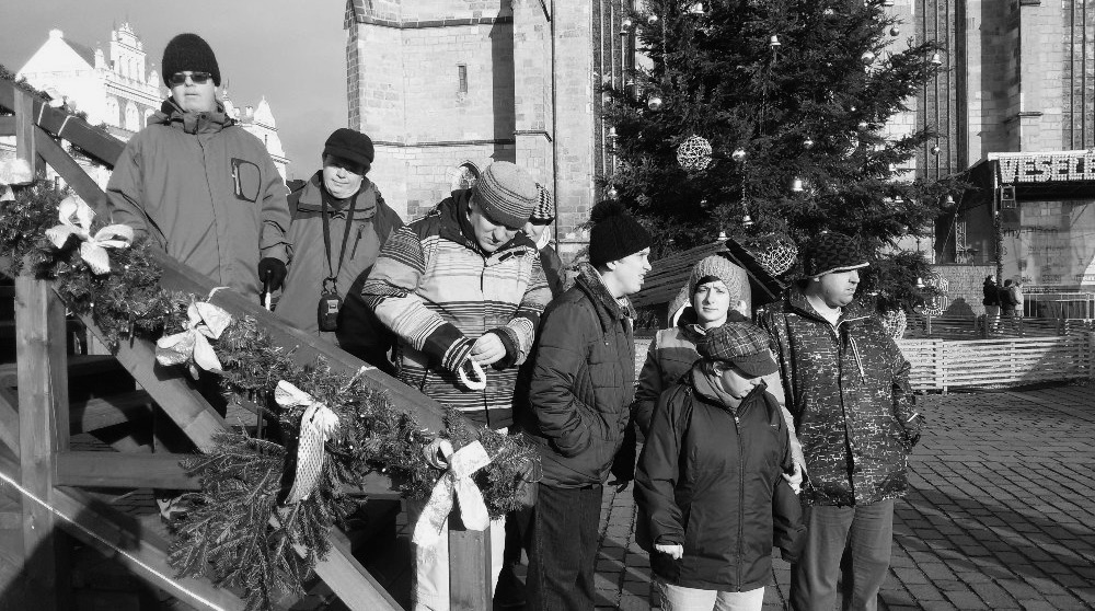 Předvánoční čas v DS Jitřenka Od začátku měsíce prosince jsme se pilně věnovali přípravám na Vánoce. Uživatelé si v dílnách vyrobili mnoho dárků pro sebe i pro své blízké.