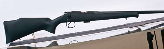 CZ 512 CZ 512 je samonabíjecí palná zbraň s dynamickým závěrem, určená k lovecké a sportovní střelbě. Je vybavena manuální pojistkou zajišťující zbraň proti odpálení.