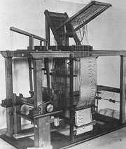 ~1680 Gottfried Wilhelm von Leibnitz, (1646-1716) německý filosof a matematik snaha upravit Pascalův počítací stroj pro násobení a dělení později vlastní stroj na principu válce se stupňovitým