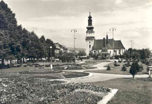 29. Južná strana námestia, pohľad z juhovýchodu, 1950. Zvolene, sign. 756-P. 30.