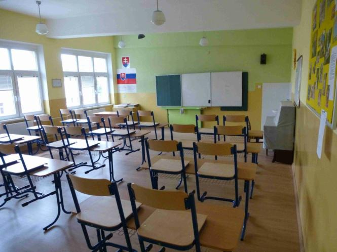 5. ŠKOLSTVO Základná škola stavebné úpravy objektov, zateplenie, energetická úspora, vnútorné vybavenie tried (lavice, stoličky, podlahy, IKT), vybudovanie