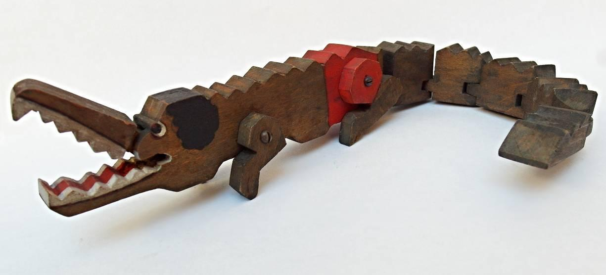 Obr. 30 7,3 x 3 x 3,3 cm Figurka medvěda, velmi vyčnívá, neboť není nijak stylizovaná, naopak je velmi realistická a je vyvedena velmi pečlivě,