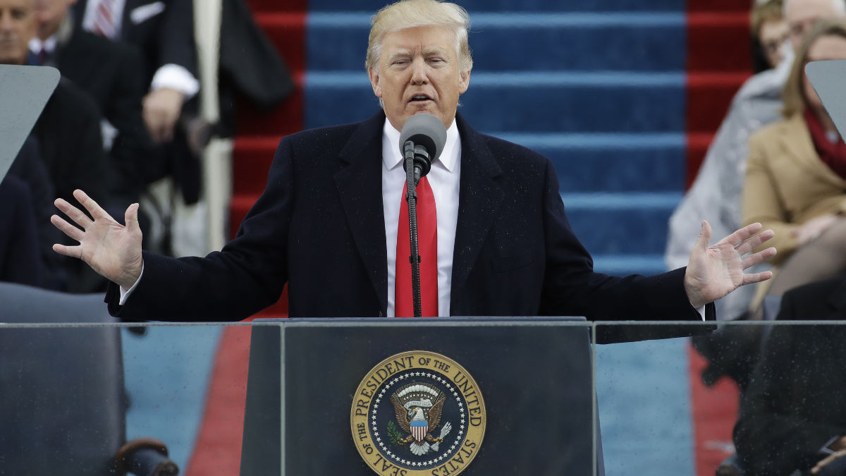 VIDEO: Inaugurační projev Donalda Trumpa. Revoluce, přestavba, náhrobní kameny, masakr, odkaz na Syndikát, přátelství, antiglobalizace a Bůh. Projev, který vstoupí do dějin!