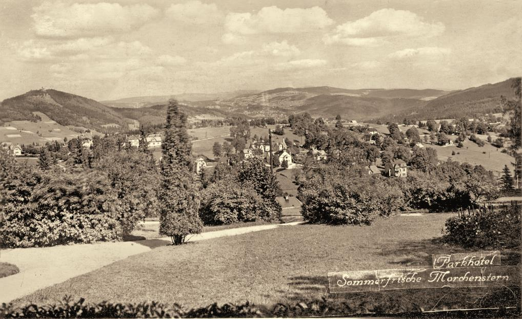 Historie lesoparku a Parkhotelu Ve Smržovce byl na konci devatenáctého století a hlavně v první polovině dvacátého století velmi aktivní Zahradní a okrašlovací spolek (Anpflanzung und