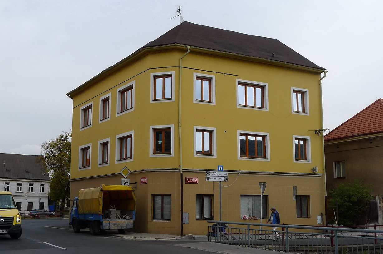 ENI CONSULT spol. s r.o. znalecký ústav obor ekonomika oceňování majetku ZNALECKÝ POSUDEK č. 517/5967/2012 o obvyklé ceně budovy č.p. 194 s příslušenstvím a pozemkem čís. parcely 458, k.ú. Trmice, v ulici Na Poříčí v Trmicích, okres Ústí nad Labem Ústecký kraj ENI CONSULT spol.