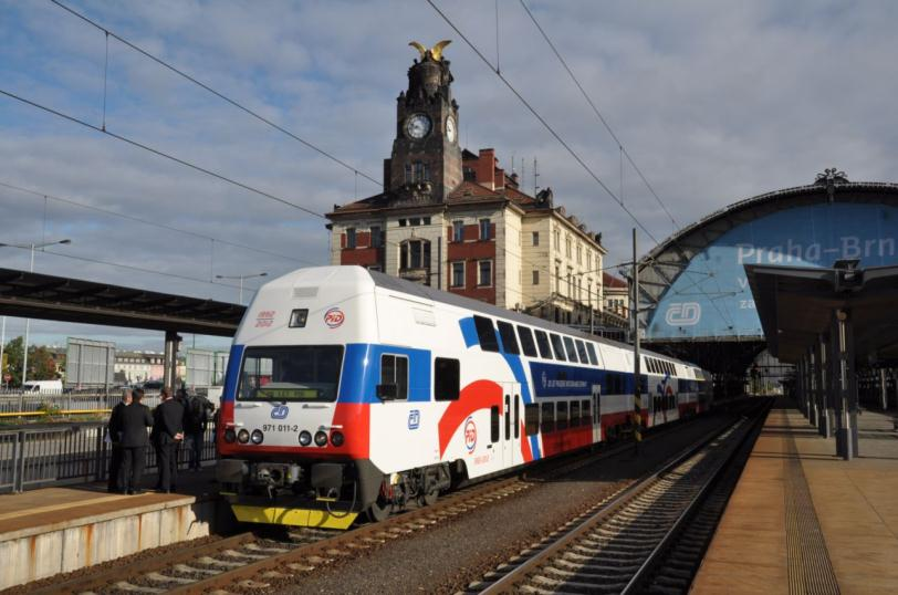 8 Ve směru od Starého Hloubětína je linka zkrácena do zastávky Malostranská, odkud pokračuje jako linka 20 směr Sídliště Barrandov.