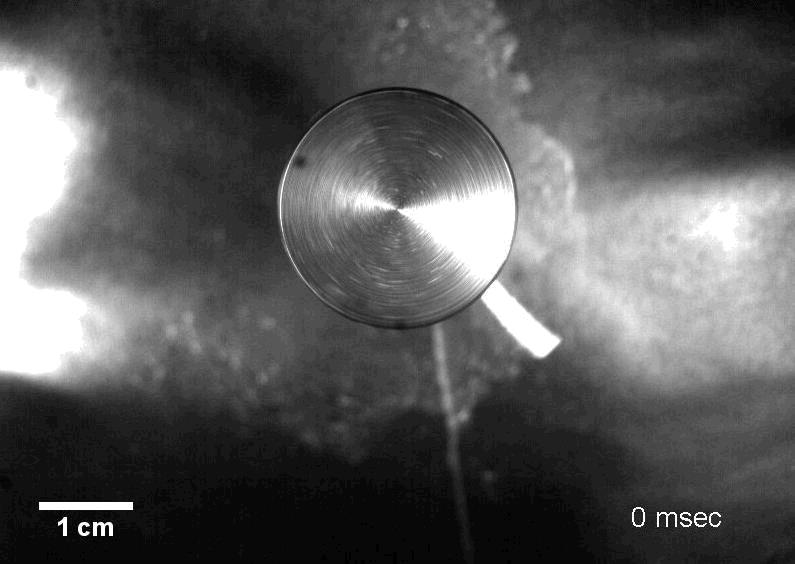 KOMBINACE ELEKTROSTATICKÉHO ZVLÁKŇOVÁNÍ A FORCESPINNIGU Pouze odstředivé zvlákňování Image of PAN nanofiber formation in