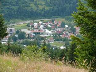 Zborov nad Bystricou Zborov je obec na severozápade Slovenska v okrese Čadca. Leží na prieniku Beskýd a Kysuckých vrchov v dolnej časti potoka Bystrica. Rozkladá sa na 18,7 km².