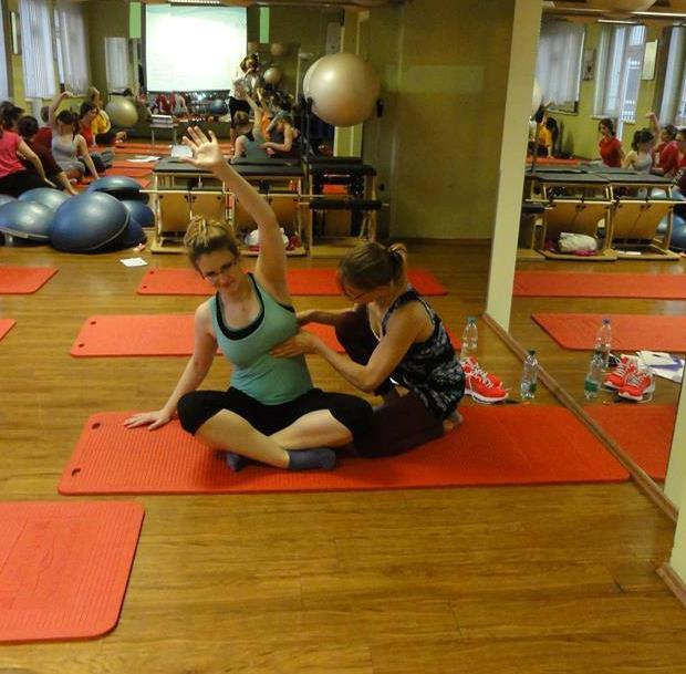 Další akce Praktické workshopy Praktické workshopy slouží k dalšímu vzdělávání studentů nad rámec výuky. Letos v Praze proběhl workshop Fasciální pilates, ve spolupráci se studiem MyPilates.