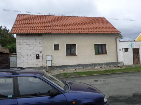 ZNALECKÝ POSUDEK O CENĚ OBVYKLÉ číslo 265-7380/2014 NEMOVITÁ VĚC: pozemek st. 238 včetně stavby čp. 220 a p.p.č.791/11 - podíl ¼ k celku Katastrální údaje : Kraj Středočeský, okres Kolín, obec Cerhenice, k.