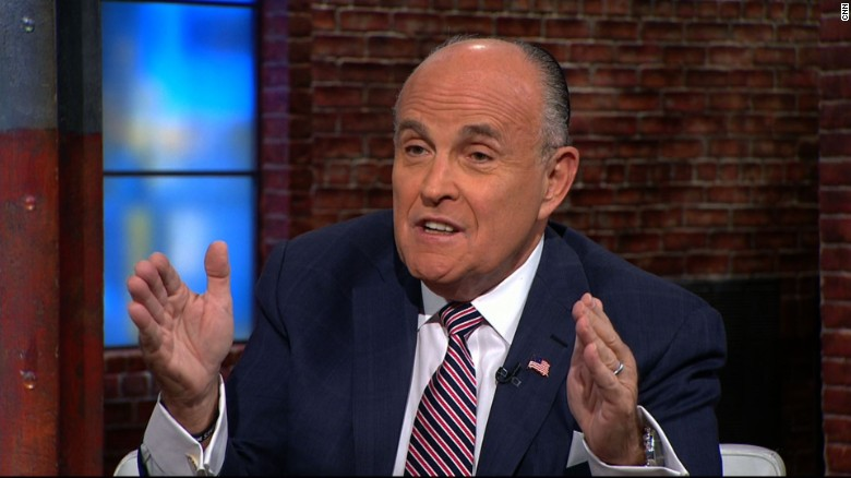 Rudy Giuliani Bývalý starosta New Yorku ale uvedl, že si myslí, že Trump bude chtít s Ruskem a Vladimirem Putinem opravdu spolupracovat v těch oblastech, kde spolupráce dosud chyběla, tedy zejména v