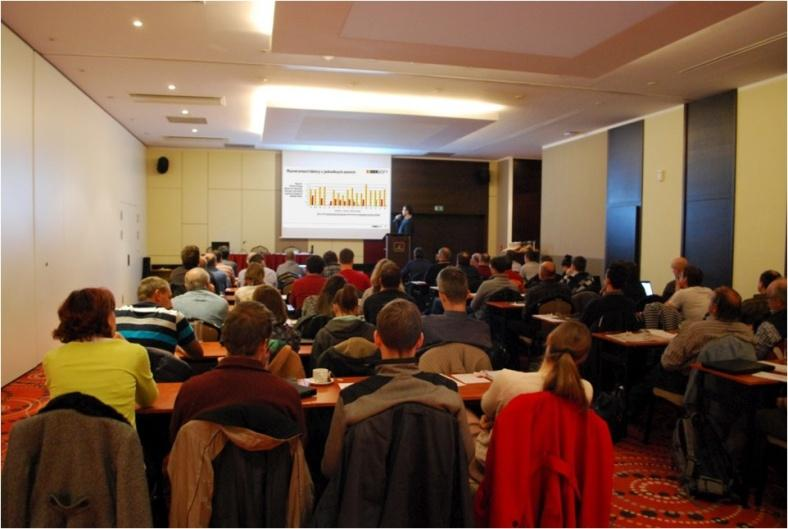 Školení, semináře, webináře Provádíme školení našich programů Osobně (veřejně vypsaná nebo individuální školení) Přes