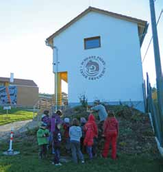 Centrum ekologické výchovy Centrum ekologické výchovy Ochrany fauny ČR v uplynulém roce opět rozšířilo a rozpracovalo svou nabídku služeb a akcí zejména pro školy.