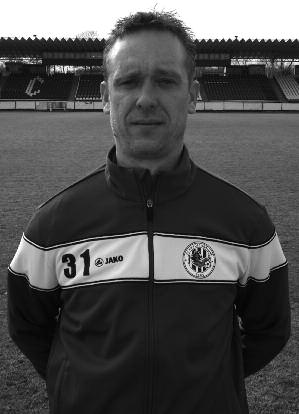 rozhovor s Davidem Homoláčem, trenérem juniorky FC HK U juniorského výběru FC Hradec Králové působí necelý rok odchovanec a bývalý prvoligový hráč DaViD HOMOLáč, který ve své bohaté fotbalové kariéře