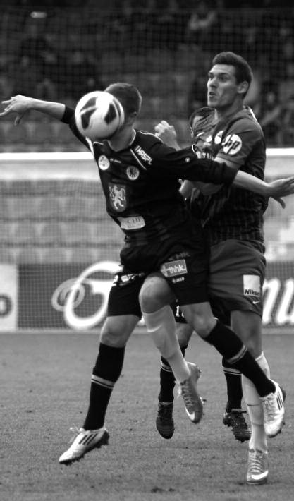 nuty opět přišla šance na hradecké straně. Plašil zacentroval a v dobrém postavení se ocitli Kulič se Štěpánem. Míč však mířil zpět do hrací plochy, namísto do liberecké branky.