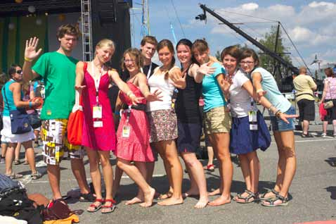 Výroční zpráva za rok 2012 Drazí přátelé, radost je niterně spojena s láskou; jsou to dva neoddělitelné plody Ducha Svatého.