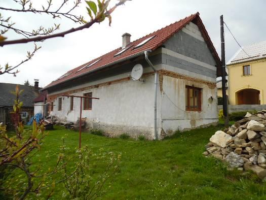 ZNALECKÝ POSUDEK č. 3308/030/16 O OBVYKLÉ CENĚ NEMOVITOSTÍ STAVEBNÍ PARCELY Č. 23, JEJÍŽ SOUČÁSTÍ JE RODINNÝ DŮM čp. 8, BUDOVY GARÁŽE BEZ č.p./čev. NA ST.P.Č. 54, KTERÁ NENÍ PŘEDMĚTEM OCENĚNÍ, JE JINÉHO VLASTNÍKA, POZEMKOVÝCH PARCEL Č.