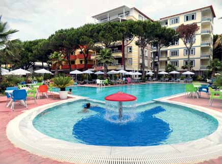 ALBÁNSKO > DURRËS 41 Hotel Meli Holiday Najmladšou súčasťou známeho a obľúbeného rezortu Fafa, ktorý sa skladá z viacerých častí, je celkom nový hotel Meli Holiday, ktorý bol otvorený v sezóne 2015 a