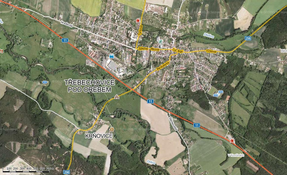 1. ÚVOD A STRUČNÝ POPIS LOKALITY Křižovatka silnic I/11 a II/298 se nachází ve střední části obchvatu kolem Třebechovic pod Orebem. Situace širších vztahů je na obr. 1.