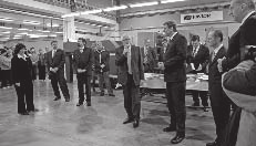 Svět tisku 02/2007 15 Stalo se u nás Amos CZ se osamostatňuje Na začátku února oznámili představitelé společnosti Amos CZ, že mezi akcionáři firmy byly završeny dohody, v jejichž důsledku dochází k
