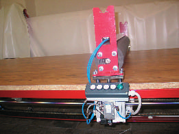 Svět tisku 02/2007 35 Produkty od renomovaných světových výrobců, vzduchotechnika od firmy Festo a elektrotechnika od společností Telemecanique a Moehler to vše je zárukou vysoké spolehlivosti