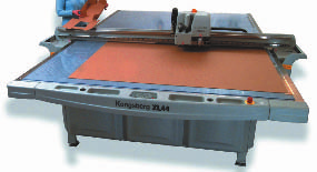 Svět tisku 02/2007 63 Velkoformátové tiskové stroje do maximální šíře 2 000 mm Digitální tiskové technologie v segmentu velkoformátového tisku se v posledních letech velmi rychle vyvíjejí.