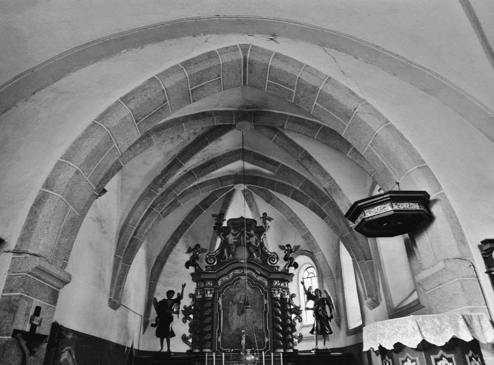 Obr. 17. Miřkov, kostel sv. Víta. Pohled do kleneb presbyteria. (Fotoarchiv Národního památkového ústavu, ú. p., foto V.