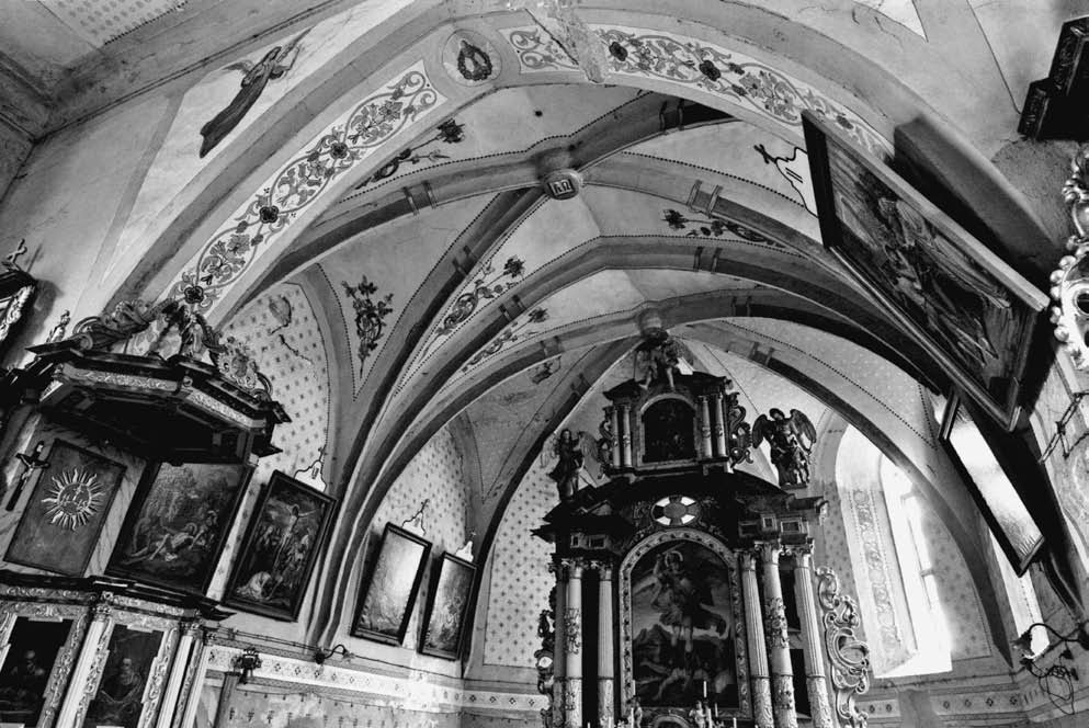 Obr. 5. Meclov, kostel sv. Michaela Archanděla. Pohled do kleneb v presbyteriu. (Fotoarchiv Národního památkového ústavu, ú. p., foto V.