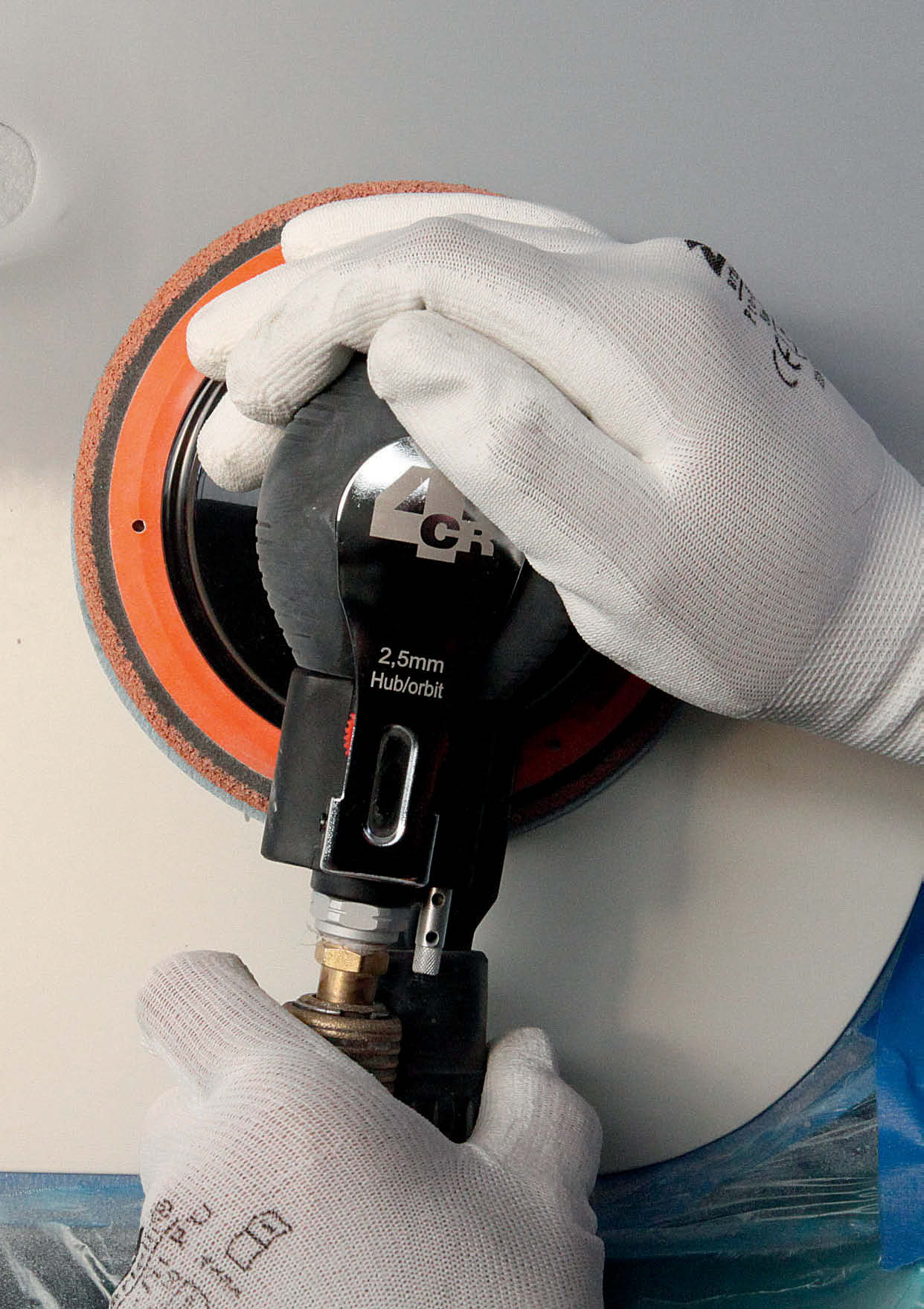 Tmelení BPO tužidlo v kartuši 2910 Benzoylperoxidové tužidlo do polyesterových tmelů. V kartuši pro použití do vytlačovacího zařízení. BPO tužidlo v kartuši Tužidlo do polyesterových tmelov.