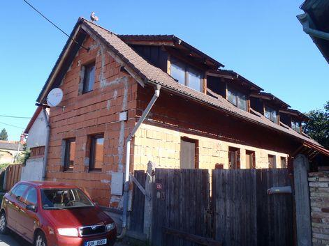 Znalecký posudek - Odhad obvyklé ceny nemovitosti číslo 2003/098/2016 6 NEMOVITOST: Pozemek p.č. st. 134 s rodinným domem č.p. 135 Adresa nemovitosti: Boženy Němcové 135, Byšice Katastrální údaje: Kraj Středočeský, okres Mělník, obec Byšice, k.