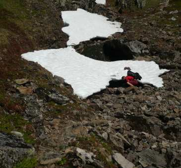 na lodi. Výhledy do fjordu a počasí byly luxusní.