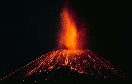 vulkanických plynů střední Příklad: Stromboli (Evropa), Paricutín (Mexiko).