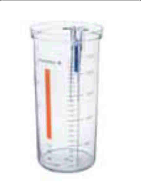 0085 Láhev 2,5 l pro MedelaVaky - model 2011 polykarbonátová Úchyt láhve je opatřen odnímatelnou pojistnou sponou a  Materiál: hladký silnostěnný polykarbonát - vysoce odolný.