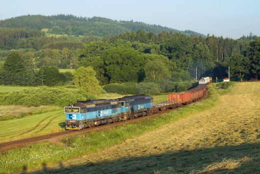 června klesá s Pn 44282 v relaci Lichkov st. hr. Beroun seř. n.