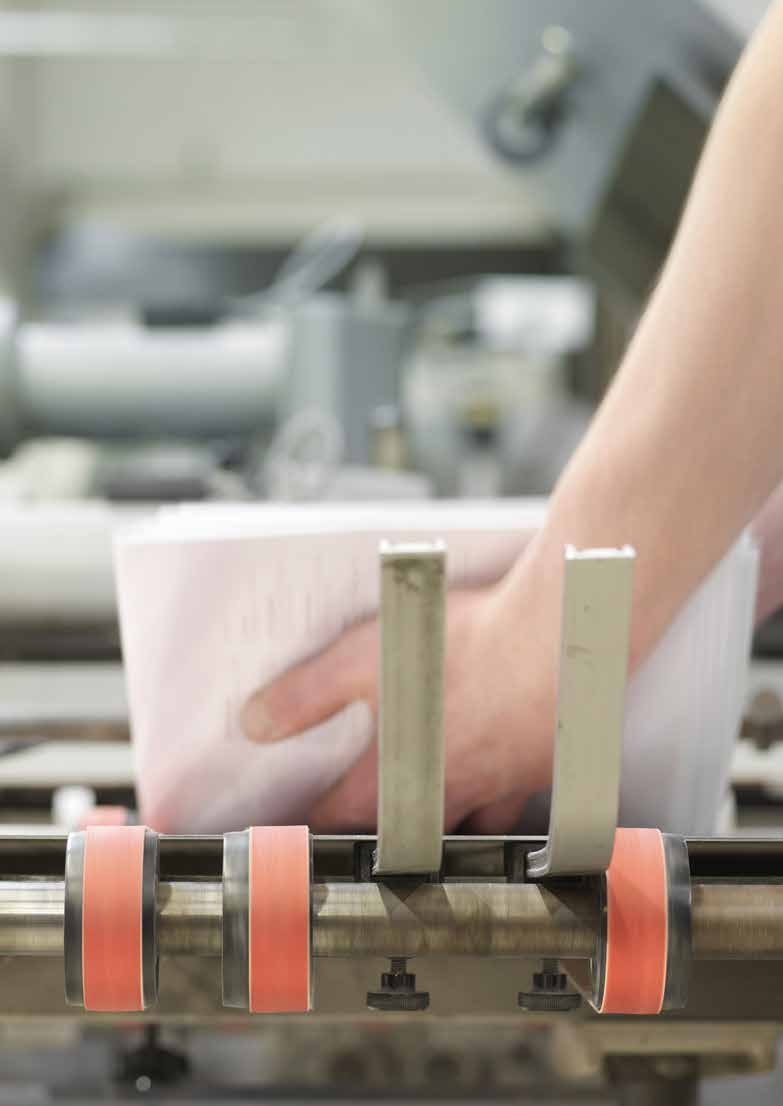 KRITICKÝ NEDOSTATEK TECHNIKŮ PŘETRVÁVÁ FIRMY JSOU OCHOTNÉ SVÉ NABÍDKY REVIDOVAT Top Management MIN MAX Typical Production Manager/ Director 70 000 130 000 95 000 Quality Manager/ Director 80 000 130