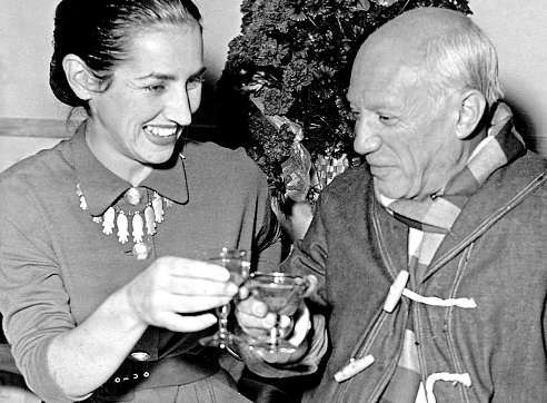 La Belle Fernande, jak jí říkali, se kněmu nastěhovala, i když byla překvapená strašným bincem vjeho ateliéru.