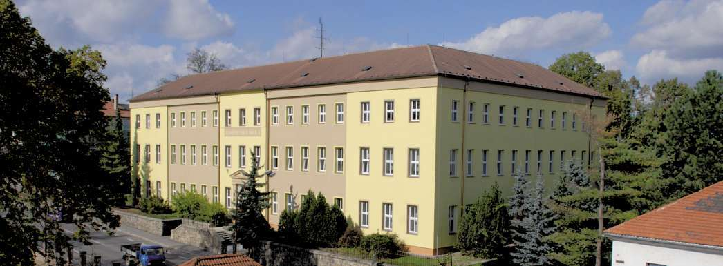 VZDĚLÁVÁNÍ SPECIÁLNÍ PŘÍLOHA TÝDENÍKU 5plus2 Stipendiumvyužívá více žáků Šikovní učni měsíčně dostávají až 800 korun.