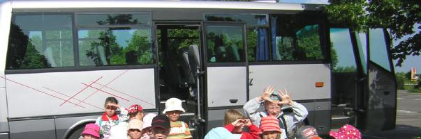 Mateřská škola v Houdkovicích zahájila školní rok 2007 2008 s počtem 24 zapsaných dětí od 2 let věku do 6 let věku.