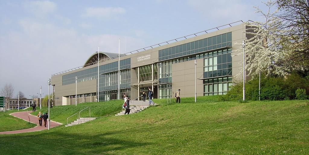 Nová aula VŠB-TU v Ostravě Konference SNA 17 se koná v budově Nové auly v areálu VŠB-TU v Ostravě.