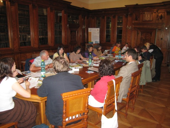 RTIC v rámci regionu Krkonoše I v roce 2012 infocentrum pracovalo na organizaci pravidelných porad Pracovní skupiny pro marketing Krkonoš, která je složena převážně ze zástupců více jak 20