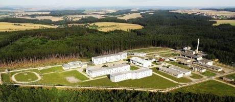 Na základě nařízení ministryně spravedlnosti ČR č. 1/2009 se stal objekt Rapotice samostatnou věznicí. Jedná se o prostory a pozemky bývalé vojenské raketové základny ležící 30 km západně od Brna.