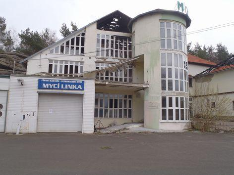 Znalecký posudek - Odhad obvyklé ceny nemovitosti číslo 1961/056/2016 6 NEMOVITOST: Pozemek p.č. 216 s motelem č.p. 66 a pozemky p.č. 215/3, p.č. 215/6 Adresa nemovitosti: Sosnová 66 Katastrální údaje: Kraj Liberecký, okres Česká Lípa, obec Sosnová, k.