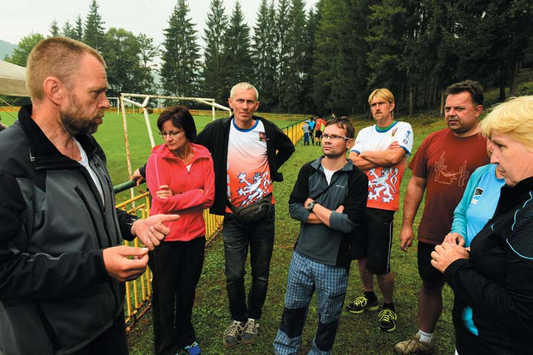 ŽENY A (13 ÚČASTNIC) 1. Linda RECHTORIKOVÁ 87 TOM Delfíni Borotín 44 : 20 / 1 3. Šárka POKLUDOVÁ 96 TOM Nezmaři Bílovec 45 : 27 / 0 4. Tereza PAVLÍKOVÁ 91 Skauti Týnec n. S. 46 : 04 / 2 6.