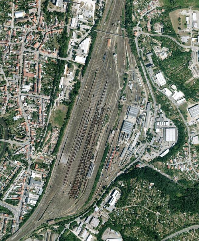 Nejdůležitější brněnskou stanicí z pohledu nákladní dopravy je seřaďovací stanice Brno- Maloměřice. Obrázek 23 - Seřazovací nádraží Brno - Maloměřice (Zdroj - mapy.