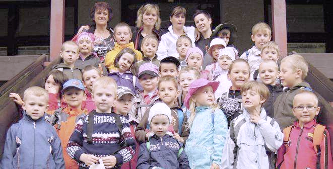 ŠKOLSTVÍ Mateřská škola Čtyřlístek Školka v přírodě Určitě ještě nevymizely dojmy dětem, které se účastnily školy v přírodě začátkem května v Horní Lomné u Jablunkova.