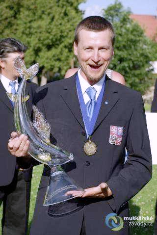 SPORT Zlato z ME v lovu ryb na umělou mušku je v Odrách Ve dnech 31. 5. 6. 6. 2011 se v Rožmberku nad Vltavou konalo ME v lovu ryb na umělou mušku.