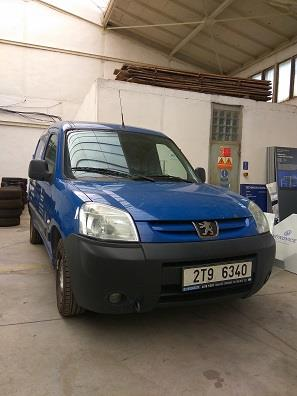 nákladní automobil, skříňový rok první registrace 2005 306 697 km objem motoru 1 868 ccm nafta 51 kw platnost STK 01/2017 modrá výbava základní výbava technický stav odpovídá stáří a počtu